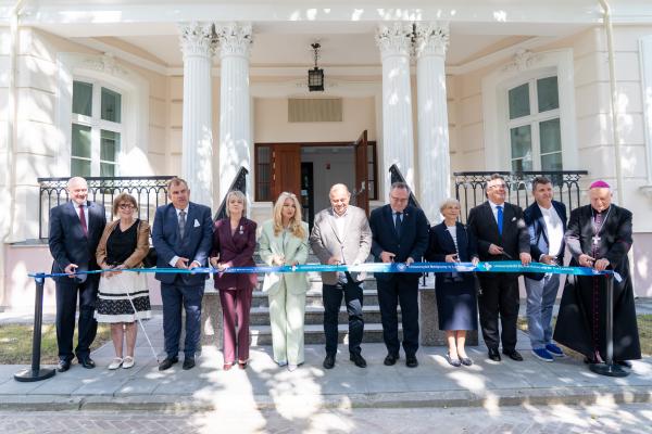 Pałac chrzanowskich po przebudowie - przecięcie wstęgi 10.09.2025 fot. UMLub Wioletta Mazur