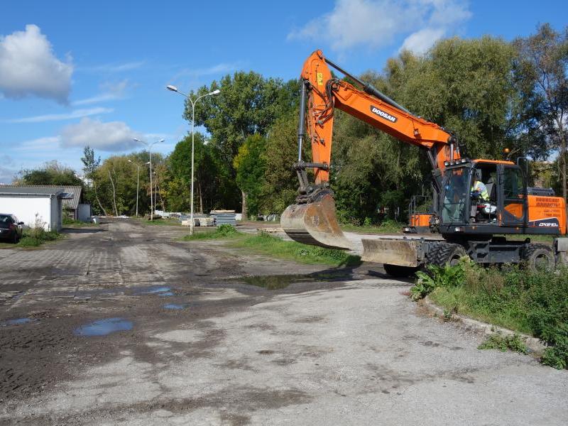 przygotowanie placu pod budowę przy Staszica 16 - foto:1.10.2019