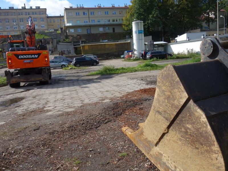 przygotowanie placu pod budowę przy Staszica 16 - foto:1.10.2019