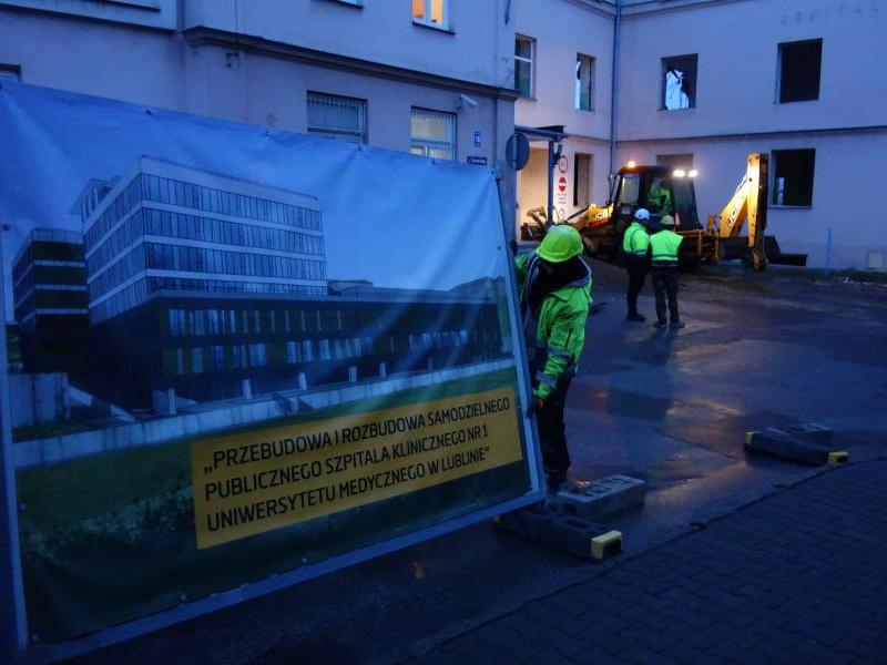 wyburzanie budynków - Staszica 16 - 20.02.2020 (fot. A.Guzowska)