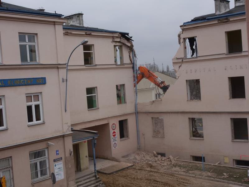 wyburzanie budynków - Staszica 16 - 20.02.2020 (fot. A.Guzowska)