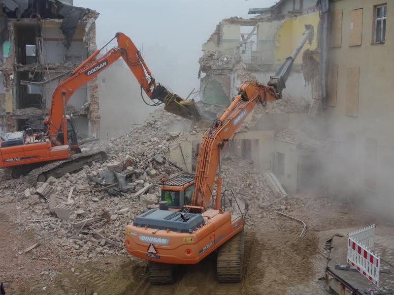 wyburzanie budynków - Staszica 16 - 20.02.2020 (fot. A.Guzowska)