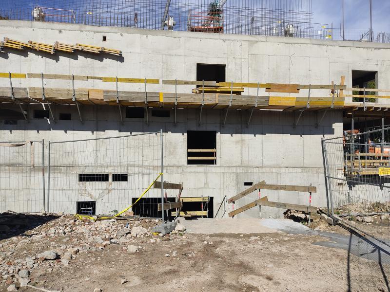 nowy budynek od strony Al.Solidarności