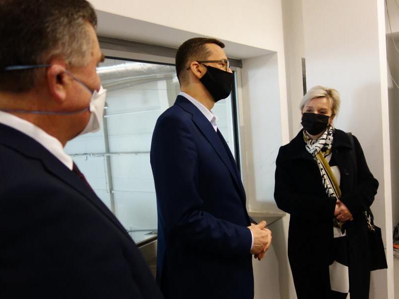 12.03.2021 wizyta Premiera Mateusza Morawieckiego w Szpitalu Tymczasowym w Lublinie