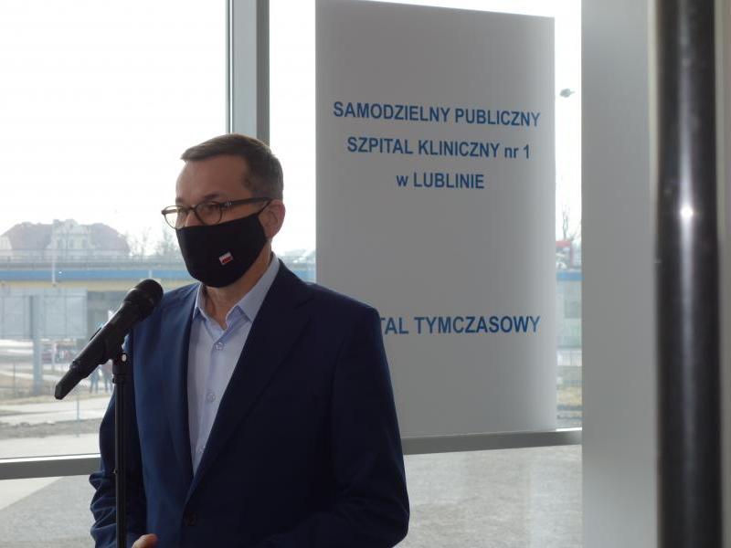 12.03.2021 wizyta Premiera Mateusza Morawieckiego w Szpitalu Tymczasowym w Lublinie