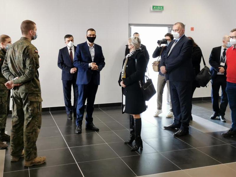 12.03.2021 wizyta Premiera Mateusza Morawieckiego w Szpitalu Tymczasowym w Lublinie