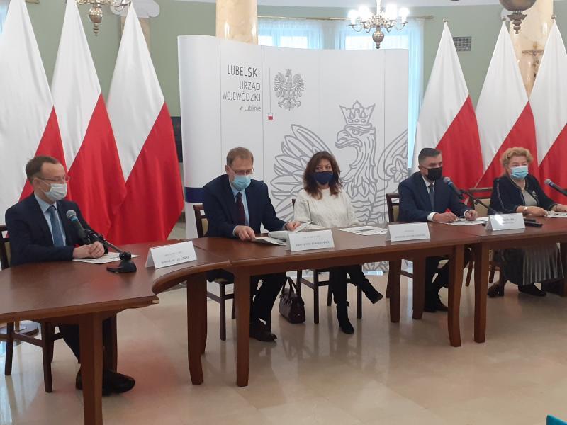 konferencja prasowa o dodatku Kuriera Lubelskiego o szczepieniach - 18.10.21