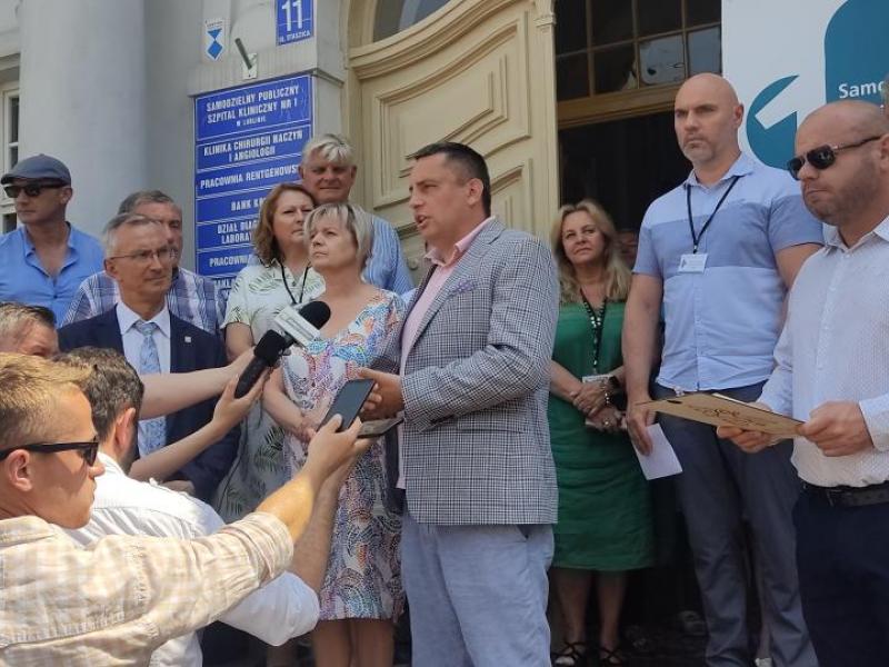 odsłonięcie rzeźby koziołka Stasia