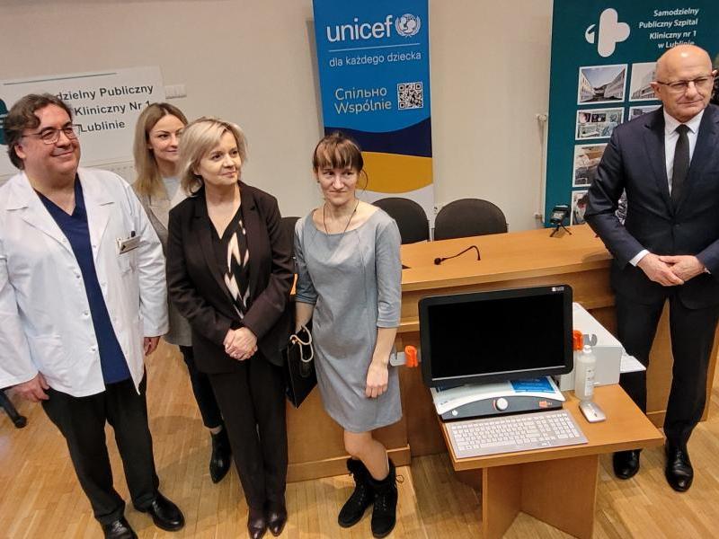 4. stycznia 23: przekazanie aparatury dla Kliniki Okulistyki Ogólnej przez UNICEF