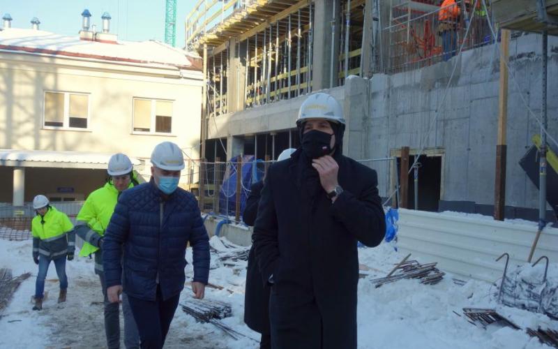 wizyta przedstwicieli Min. Zdrowia na budowie Szpitala przy ul. Staszica 16