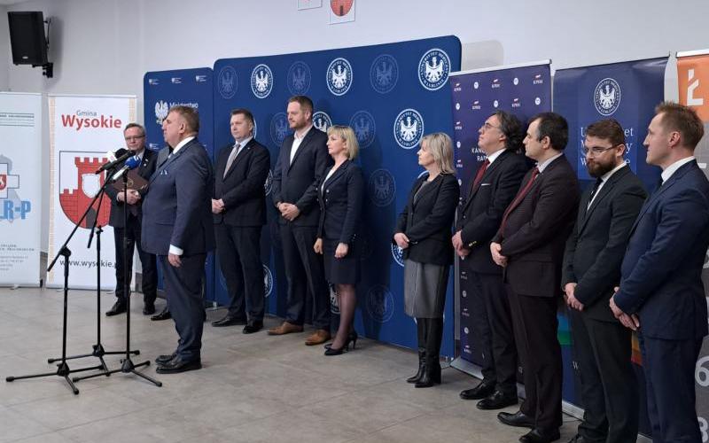 OKOBUS - konferencja prasowa: 13.03.2023; przemawia JM Rektor UM